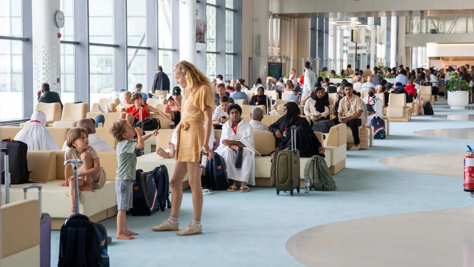 އެއްދުވަހު އެންމެ ގިނަ ބަޔަކު އެއާޕޯޓުގެ ޚިދުމަތްތައް ބޭނުންކޮށްގެން ވީއައިއޭއަށް އައު ރެކޯޑެއް