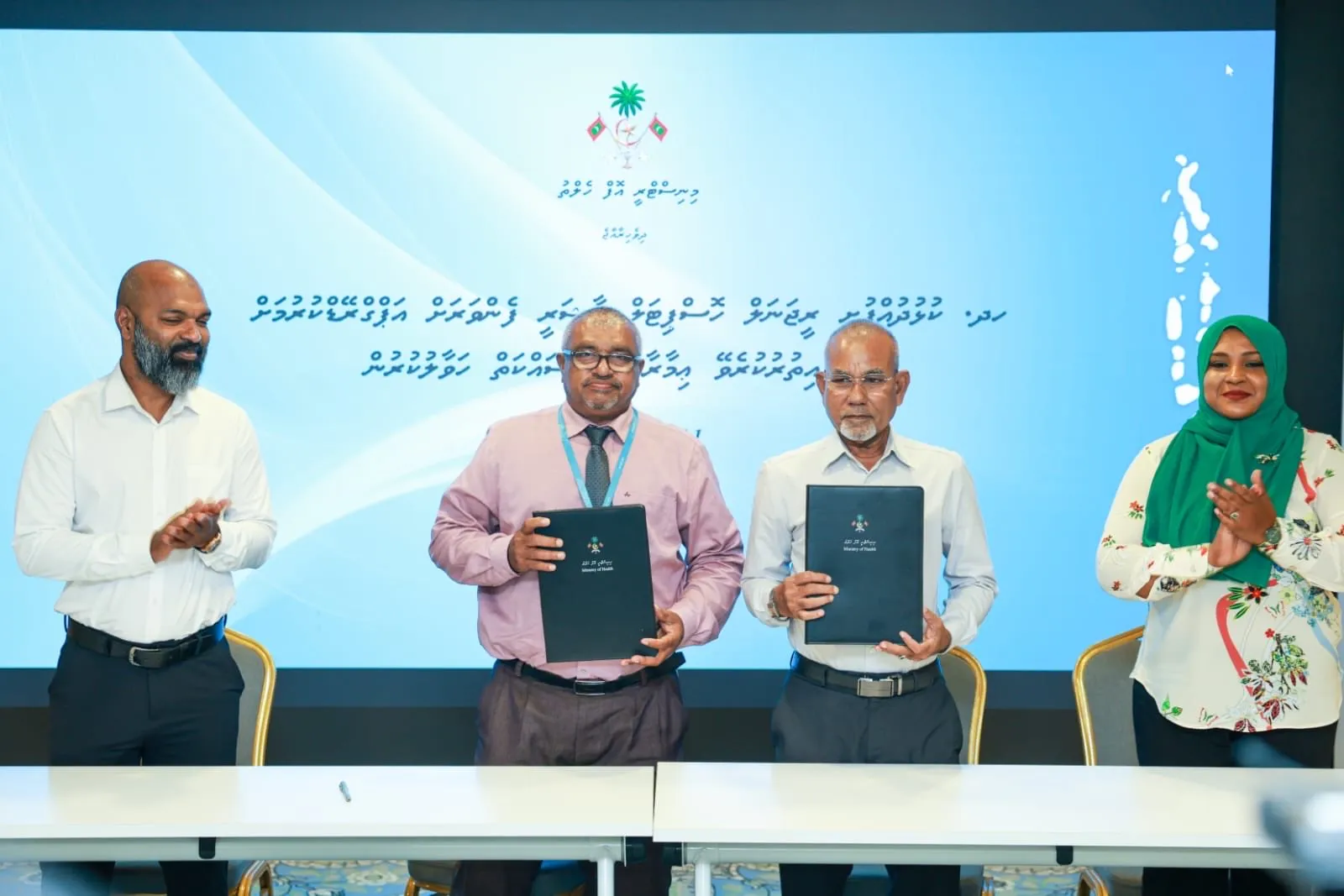 މަޝްރޫޢު އެމްޓީސީސީ އާއި ހަވާލުކުރުމަށް ބޭއްވި ރަސްމިއްޔާތުގެ ތެރެއިން - ފޮޓޯ: ހެލްތު މިނިސްޓްރީ