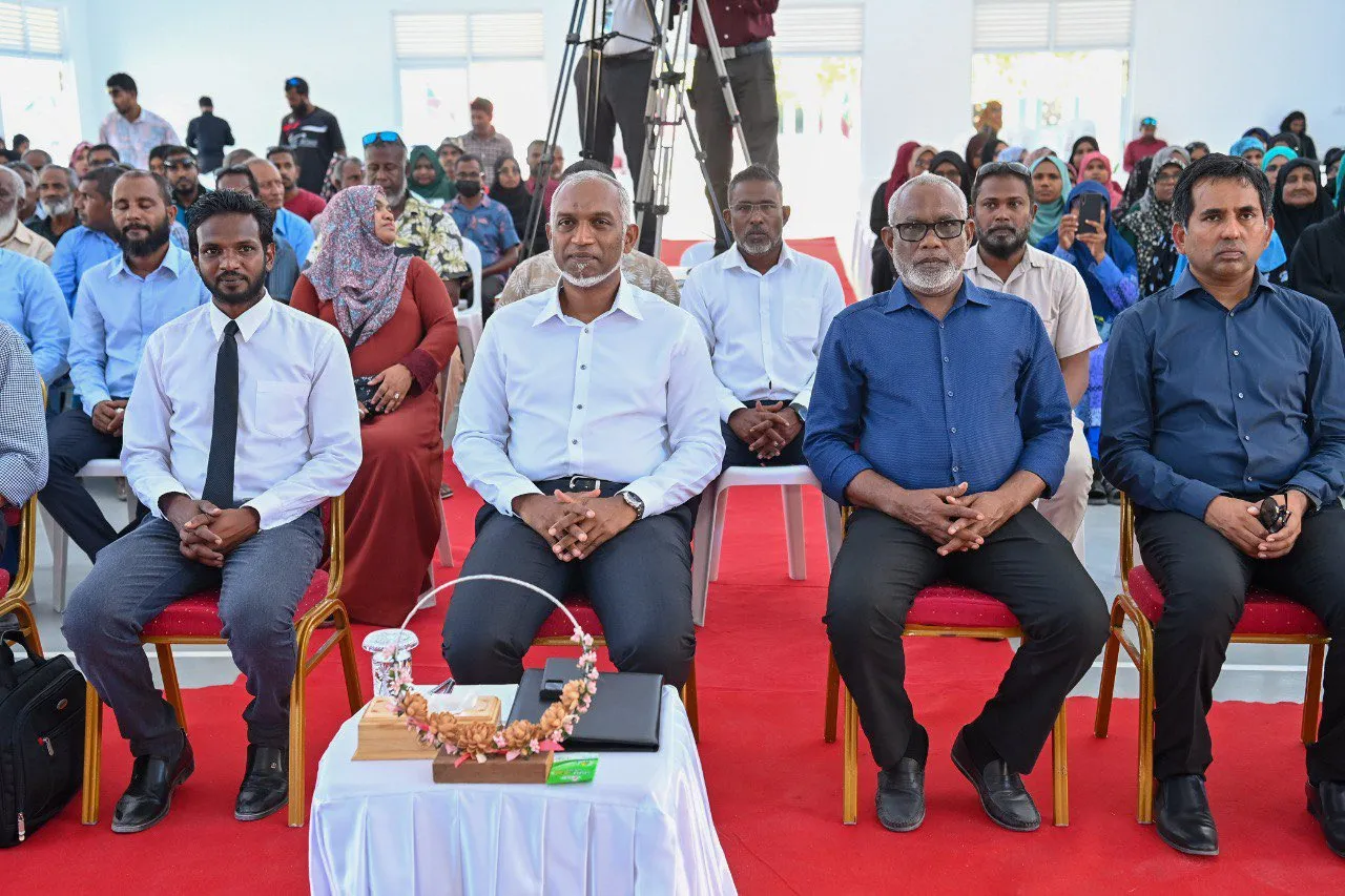 ކެލާ ރައްޔިތުންނާއި ރައީސް މުޢިއްޒު ބައްދަލު ކުރުމަށް ބޭއްވި ޖަލްސާގެ ތެރެއިން