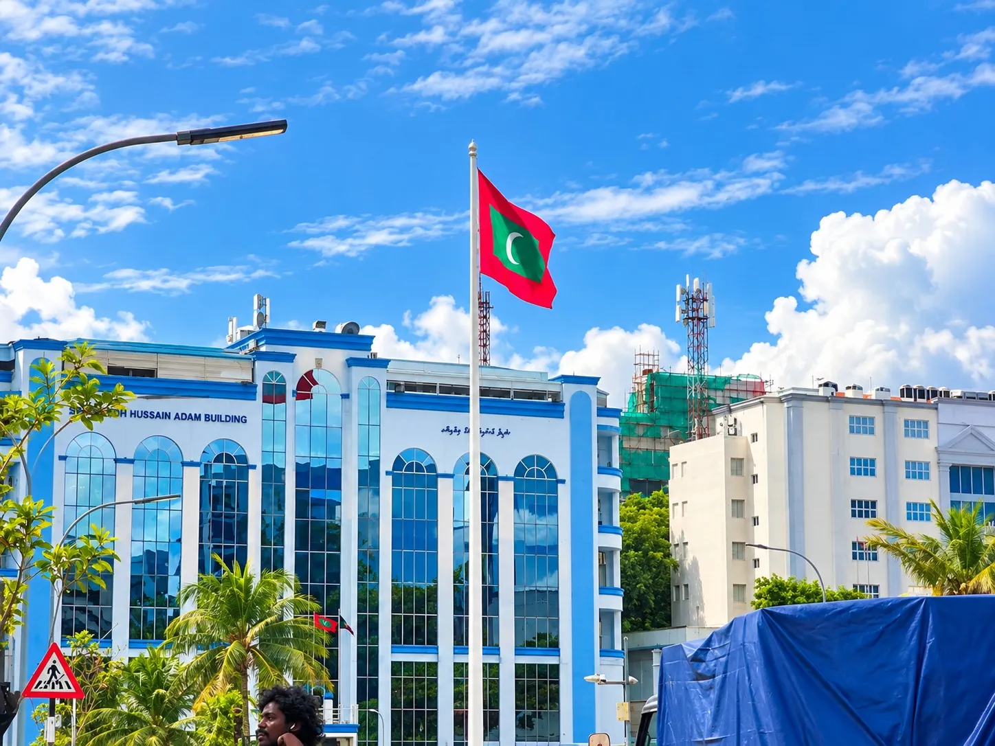 ޤަވާއިދާ ހިލާފަށް ބޭރުފައިސާ ވިއްކުމާ ގުޅޭ 65 މައްސަލަ މިހާތަނަށް ރިޕޯޓްކުރި: ފުލުހުން