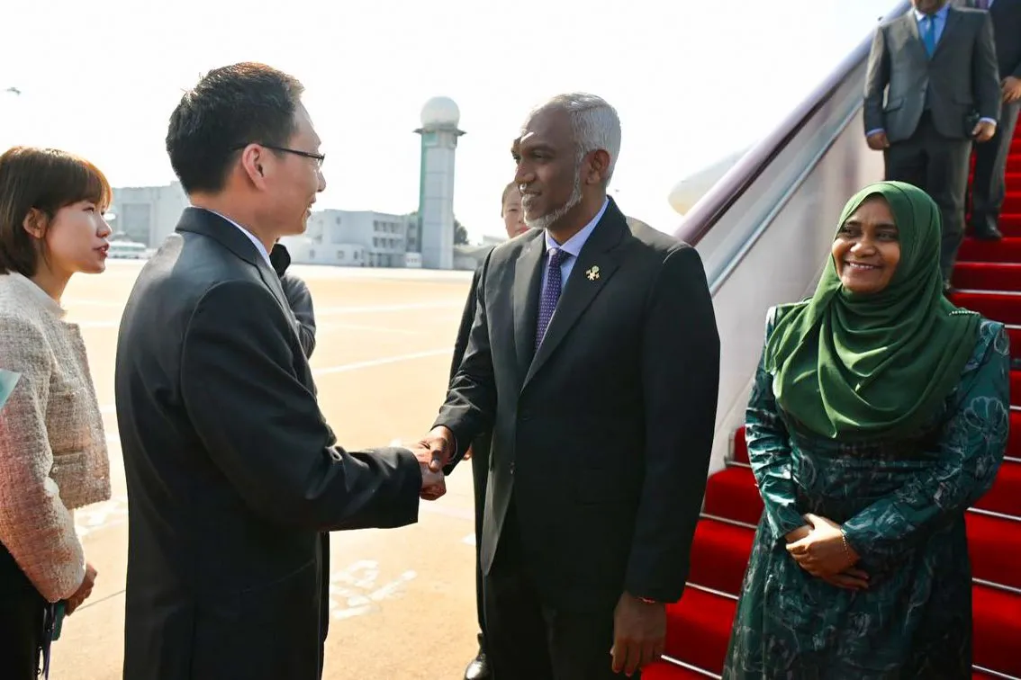 President visits China-- Photo:President's Office