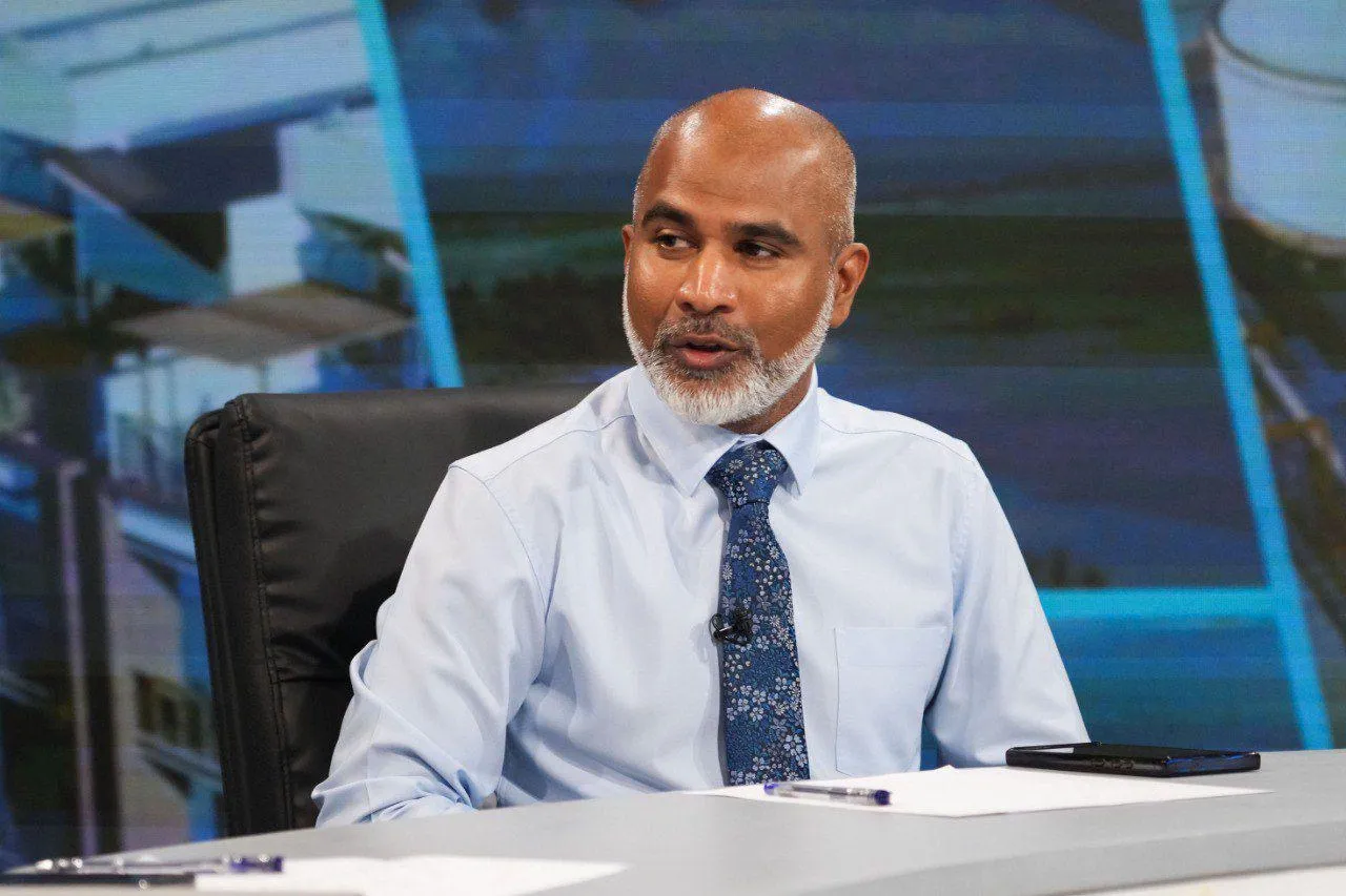 ވަޒީރު ޝަފީޢު  "ހަފްތާ 52" ޕްރޮގްރާމުގައި ވާހަކަފުޅު ދައްކަވަނީ