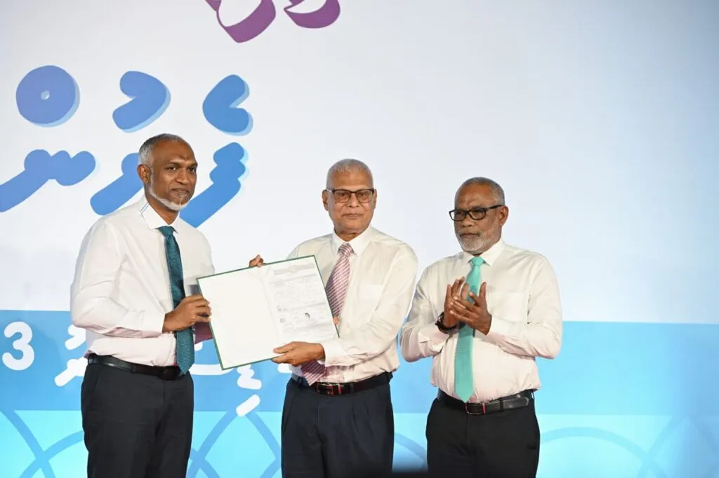 ރައީސް އަޒުލްކުރުމަށް މަސައްކަތް ކުރުމަކީ ޤައުމަށް ޤައްދާރުވުން: ޝަރީފް