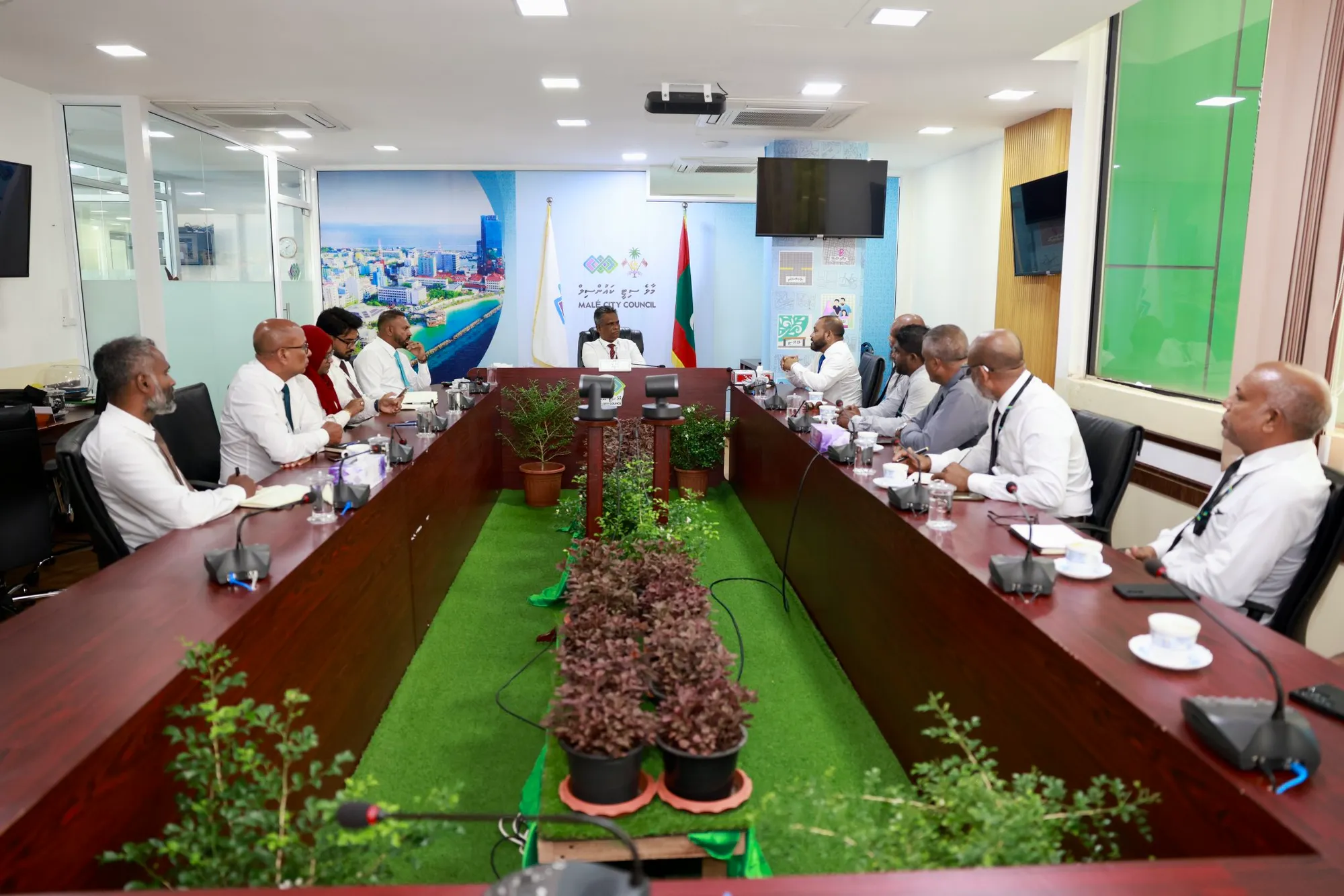 މާލެ ސިޓީ ކައުންސިލުން ވެމްކޯ އާއި އެކު ބޭއްވި ބައްދަލުވުމުގެ ތެރެއިން- ފޮޓޯ: މާލެ ސިޓީ ކައުންސިލް