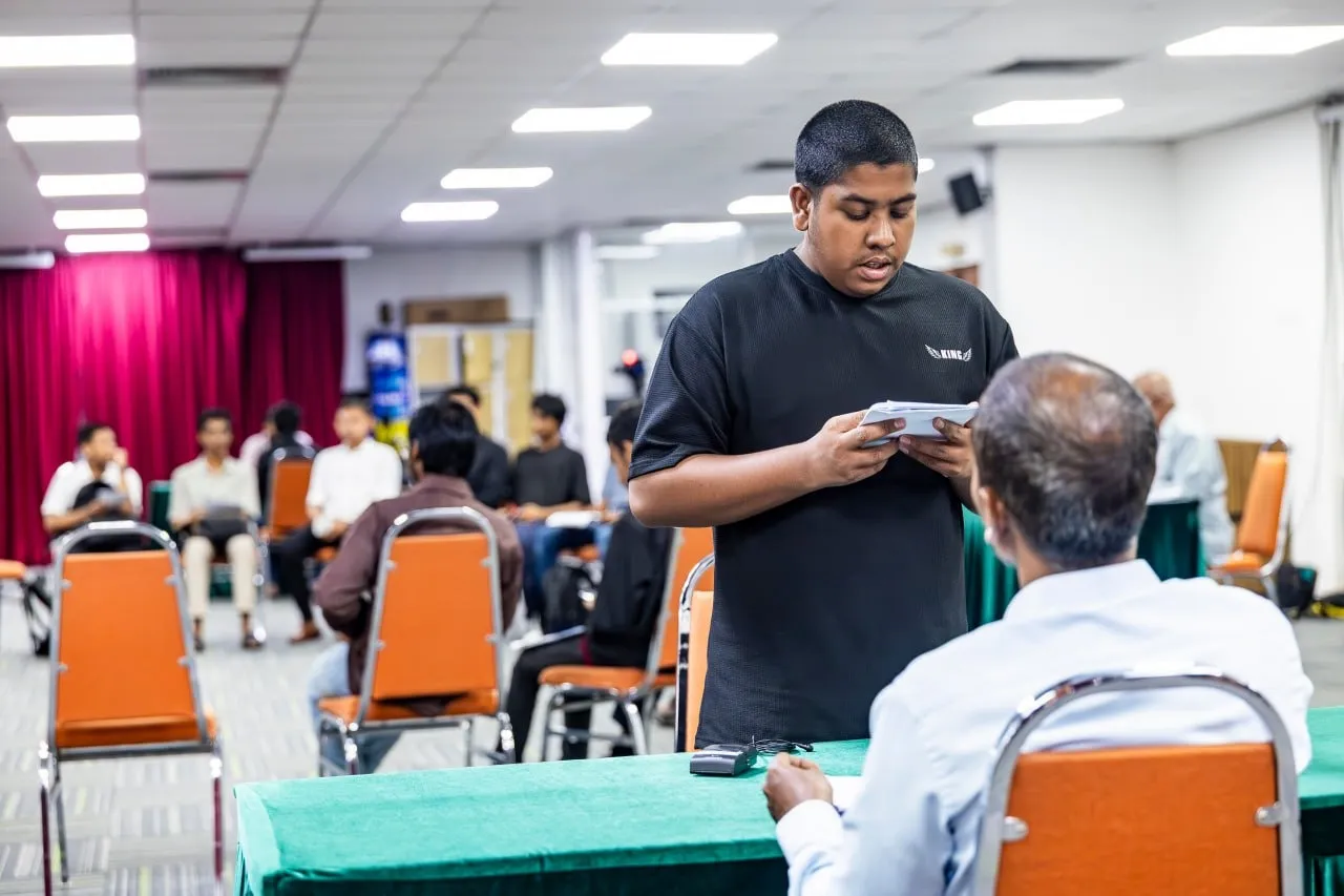 ޒުވާން ޚަތީބުންގެ އިންޓަވިޔު ފެށުން: ފޮޓޯ/ އިސްލާަމިކް މިނިސްޓްރީ