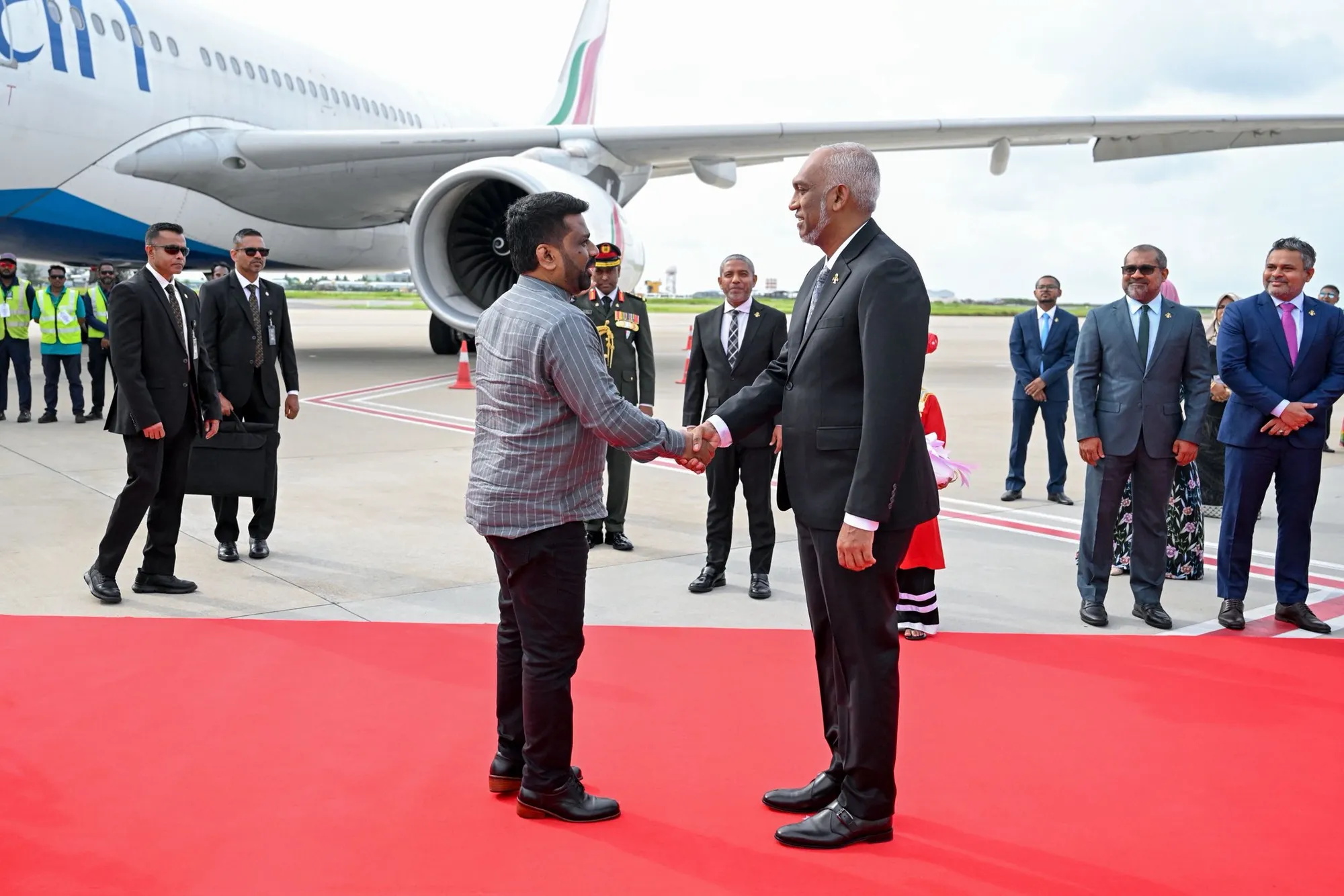 ލަންކާގެ ރައީސް ރާއްޖެއަށް ވަޑައިގަތުން.. ފޮޓޯ ރައީސް އޮފީސް