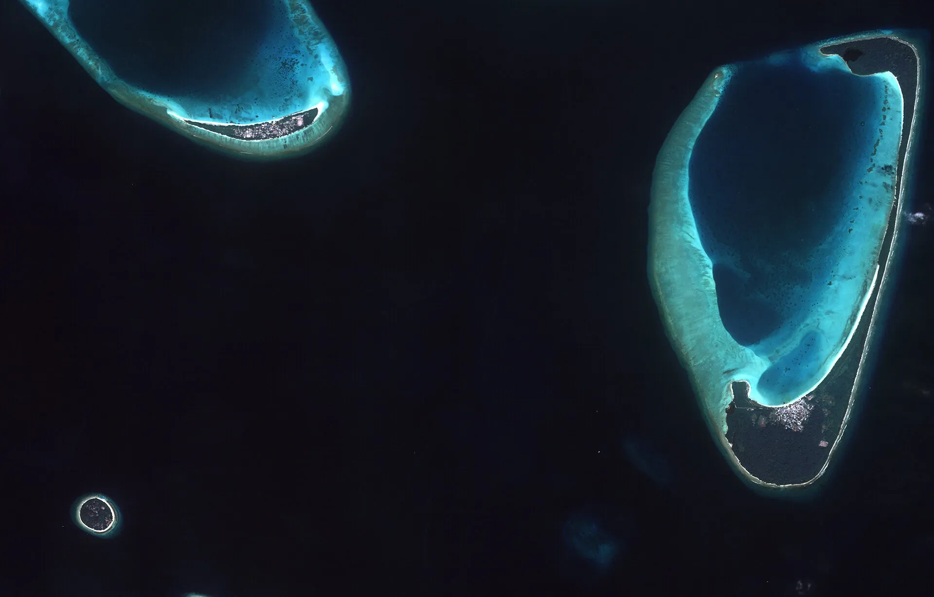 Islands belonging to Haa Alif atoll (Photo/European Space Agency)