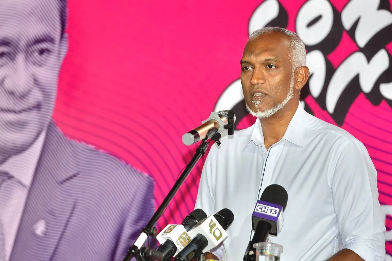 މުއިއްޒުގެ ވެރިކަމެއްގައި 1000 ނިކަމެތިން ހިލޭ ހައްޖަށް!