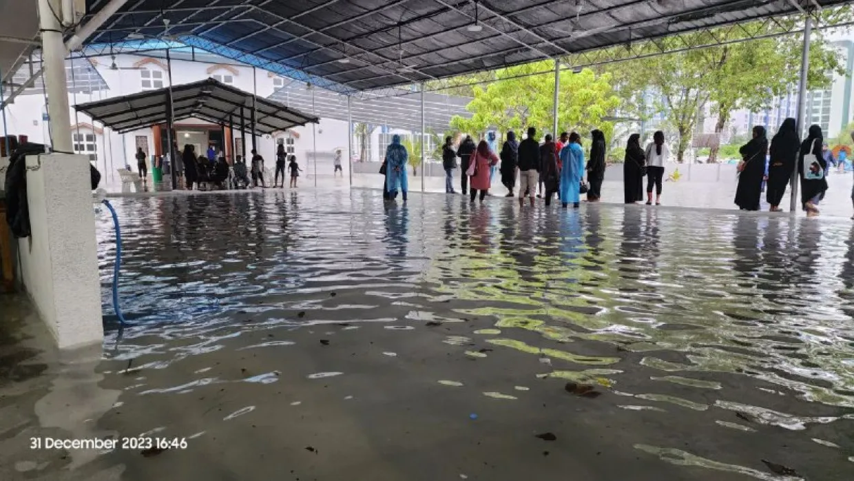 މީގެ ކުރިން ހުޅުމާލޭގެ ސަހަރާގައި ފެންބޮޑުވެފައި -- ފޮޓޯ/އަހުމަދު މުނައްވަރު