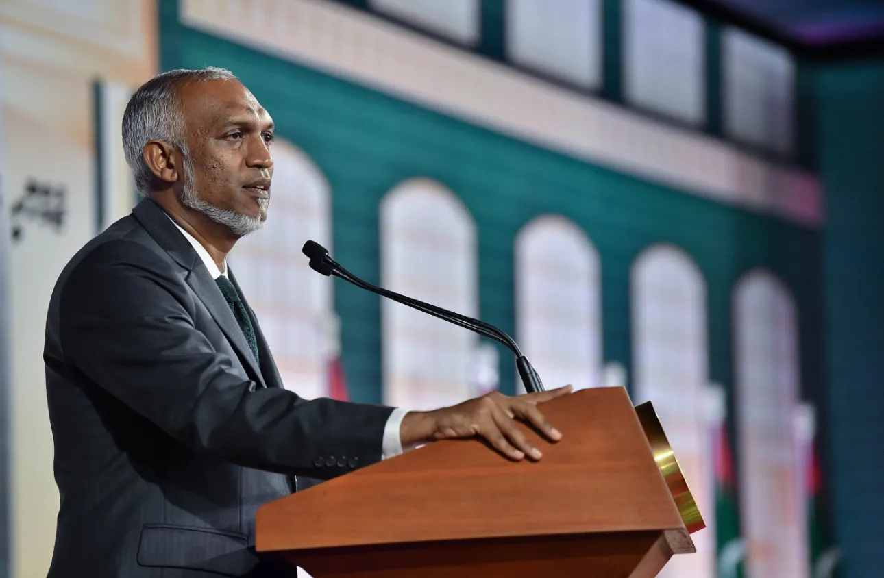 ރޭގެ ޖަލްސާގައި ރައީސް މުޢިއްޒު ވާހަކަ ދައްކަވަނީ: ފޮޓޯ/ ރައީސް އޮފީސް
