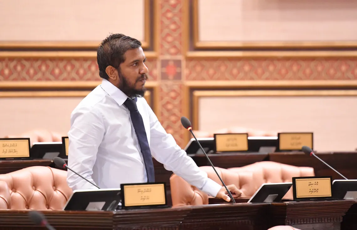 މަޖިލިސް ދެން ކުރިއަށް ގެންދެވޭނީ އެދުމަތިވެފައިވާ މެމްބަރު ހޮސްޕިޓަލުން ދޫކޮށްލުމުން: ސިރާޖު