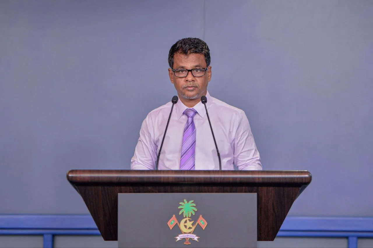 ހެލްތު މިނިސްޓަރ ނާޒިމް: ފޮޓޯ/ ރައީސް އޮފީސް
