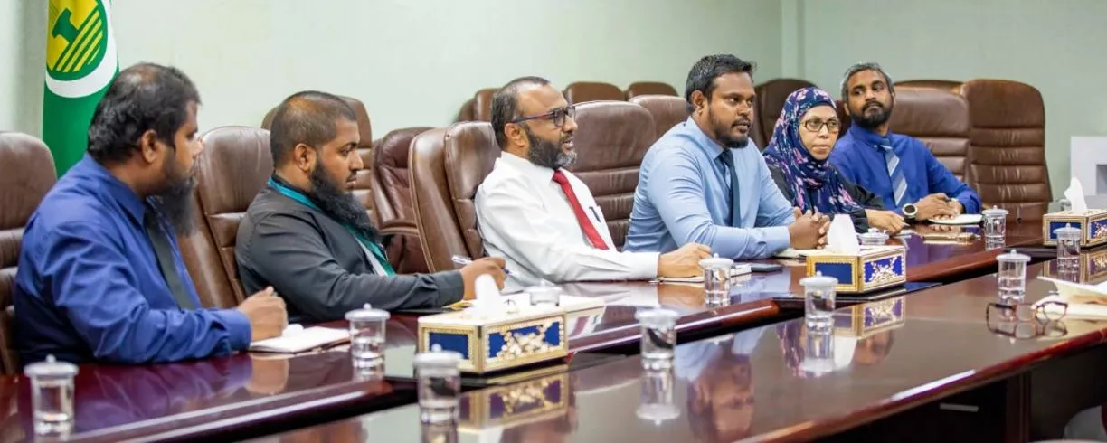 ޙާފިޒުންނަށްދޭ ސަނަދު އެމްކިޔުއޭއިން ޤަބޫލުކުރާ މިންގަނޑަށް ފެއްތުމަށް މަޝްވަރާތައް ފަށައިފި