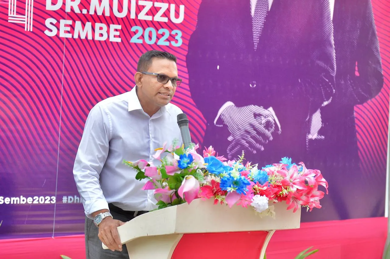 30 ސެޕްޓެމްބަރުގެ ވޯޓު ޤައުމީކަމަށް ހައްދަވާ، މުއިއްޒަށް ވޯޓުދެއްވާ: ނާޒިމް