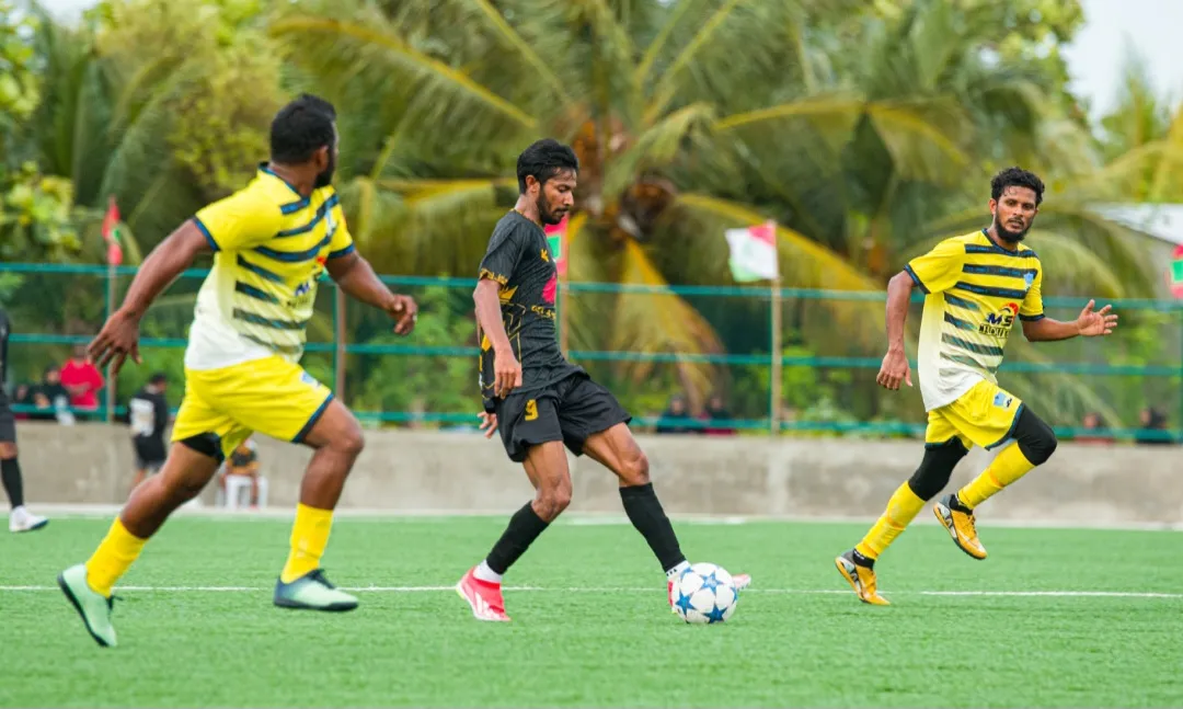 ޑީޑަބްލިޔު ފިނިޝިންގ އާއި އެމްޖީ ފުޓްބޯޅަ ޓީމު ވާދަކުރި މެޗުގެ ތެރެއިން... ފޮޓޯ: އެމްޖީ ސްޕޯޓްސް ކުލަބު / މަލީހް ރަޝީދު