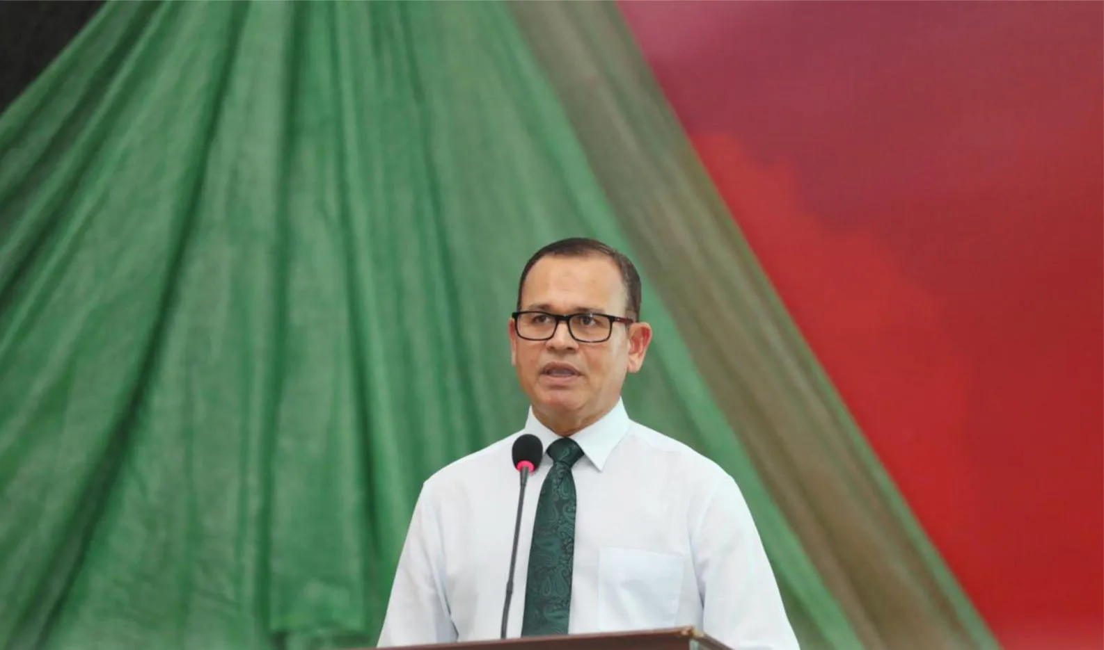 ލިބި އޮންނަ ބާރު އިތުރަށް ފުޅާކުރުމުގެ ވިސްނުމަކީ، ލާމަރުކަޒީ ނިޒާމު ހަރުދަނާކުރުމަށް އޮތް އެންމެ ބޮޑު ގޮންޖެހުން: މިނިސްޓަރ