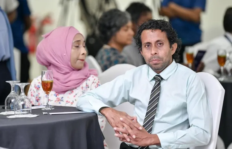 ޖޭޕީގެ ތަރުޖަމާނު ޢަލީ ޞާލިޙް ވެސް ރައީސް ޞާލިޙާއި އެއްކޮޅަށް