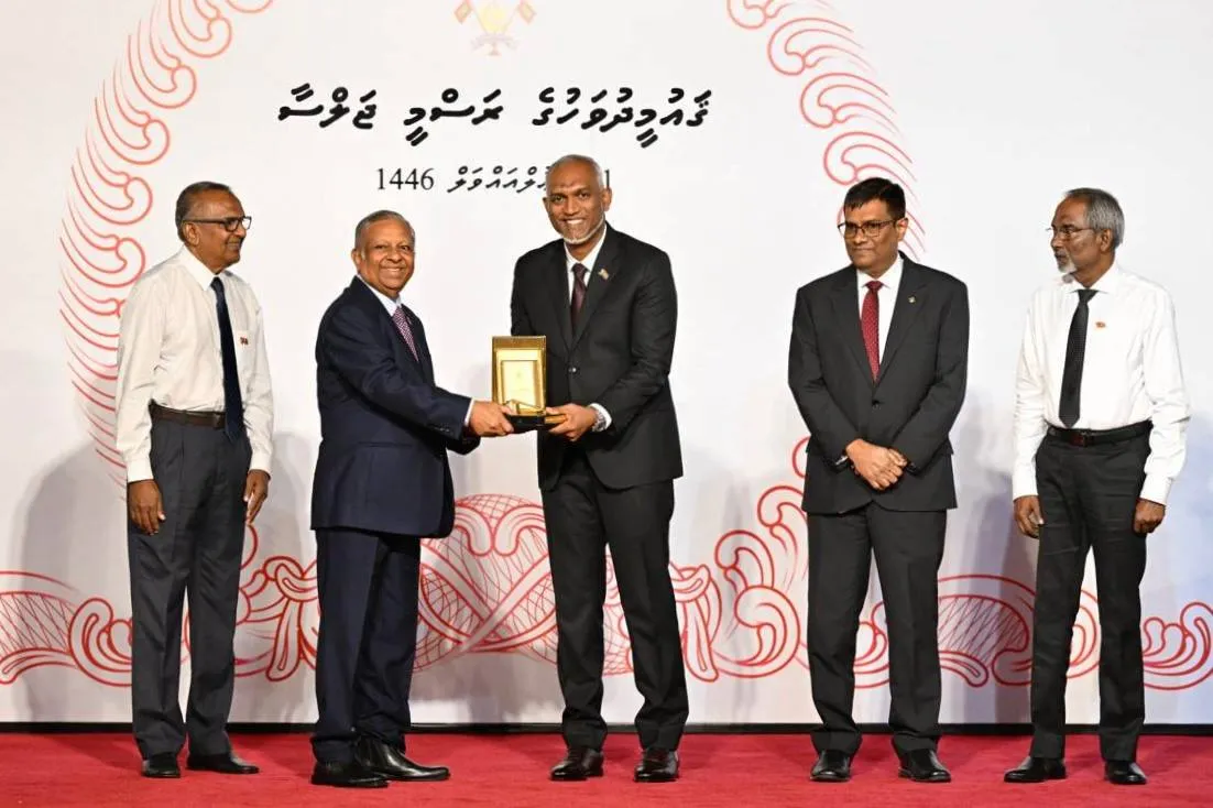 Late Hussain Salahuddin honoured with award for his service to the nation (Photo/President’s office)