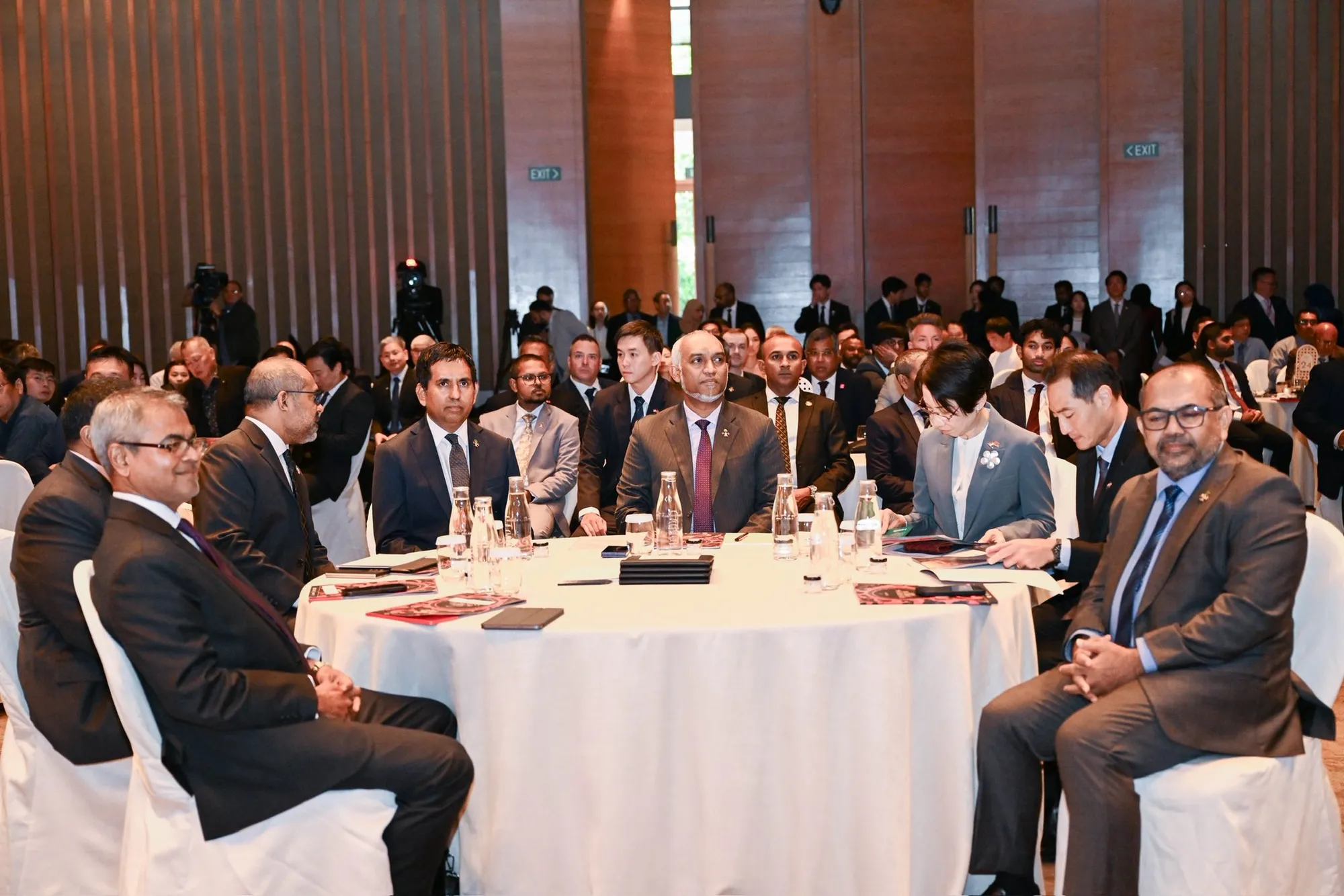 President Dr. Muizzu along with other ministers in Maldives-Singapore Business Forum (Photo/President's Office)