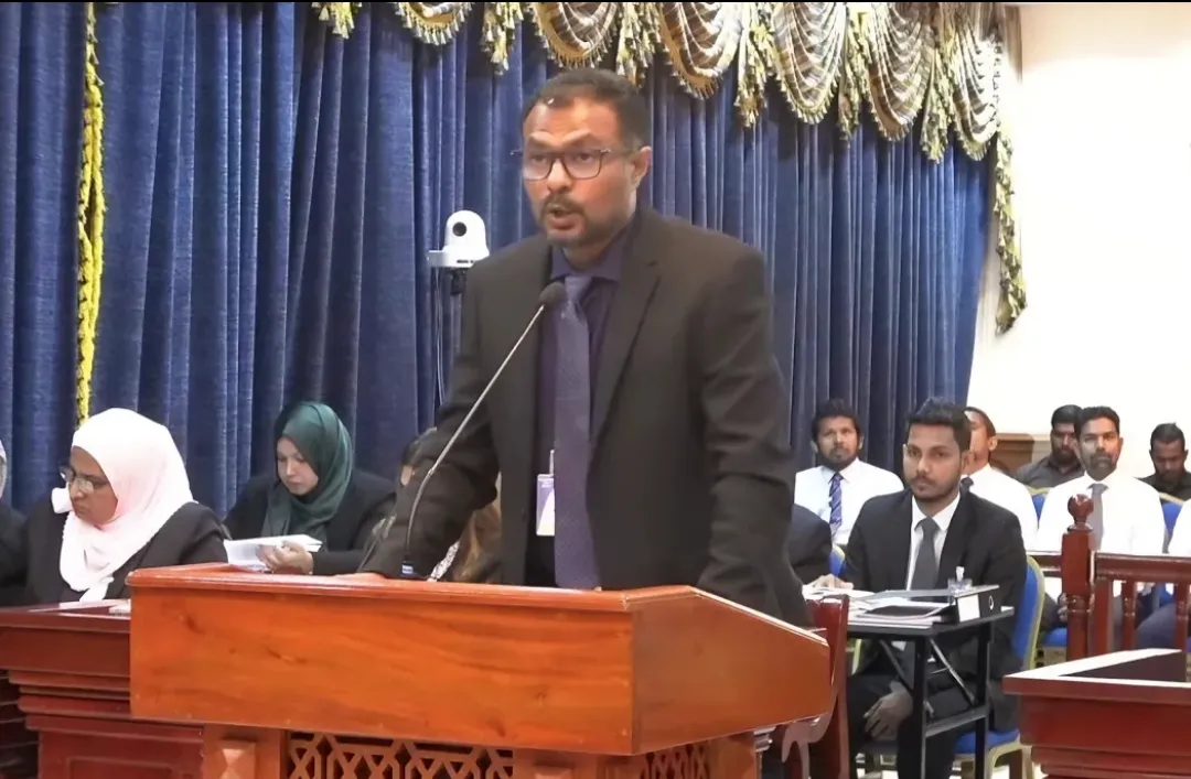 ހުވާކުރާ ޖަލްސާގައި ފުރަތަމަ ކުރަން ޖެހޭކަމަކީ އިތުބާރު ނެތްކަމުގެ ވޯޓު ނެގުން: އެމްޑީޕީ