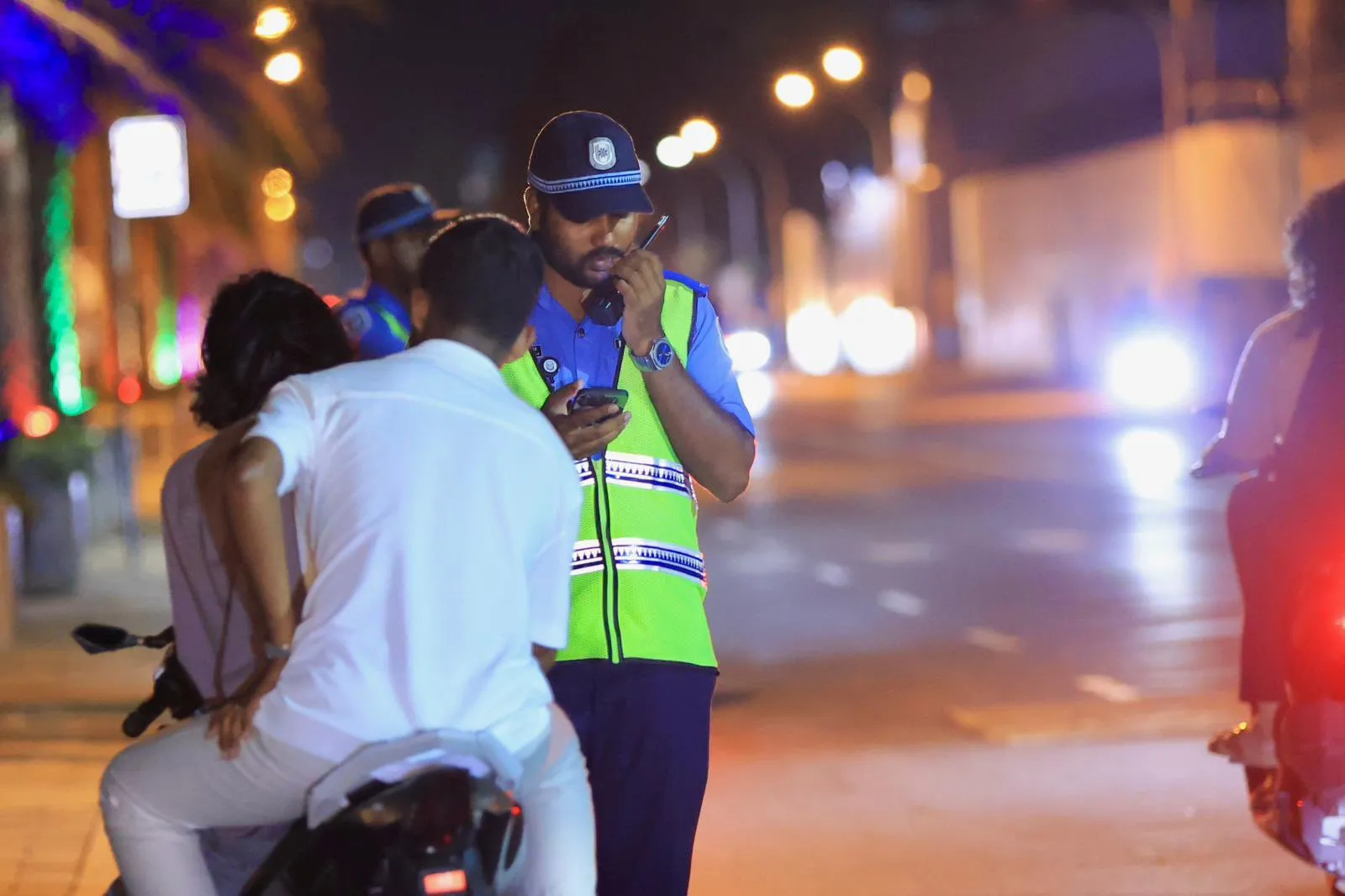 ފުލުހުން މަގުމަތީގައި ހަރަކާތްތެރި ވަނީ: ފޮޓޯ/ ޕޮލިސް