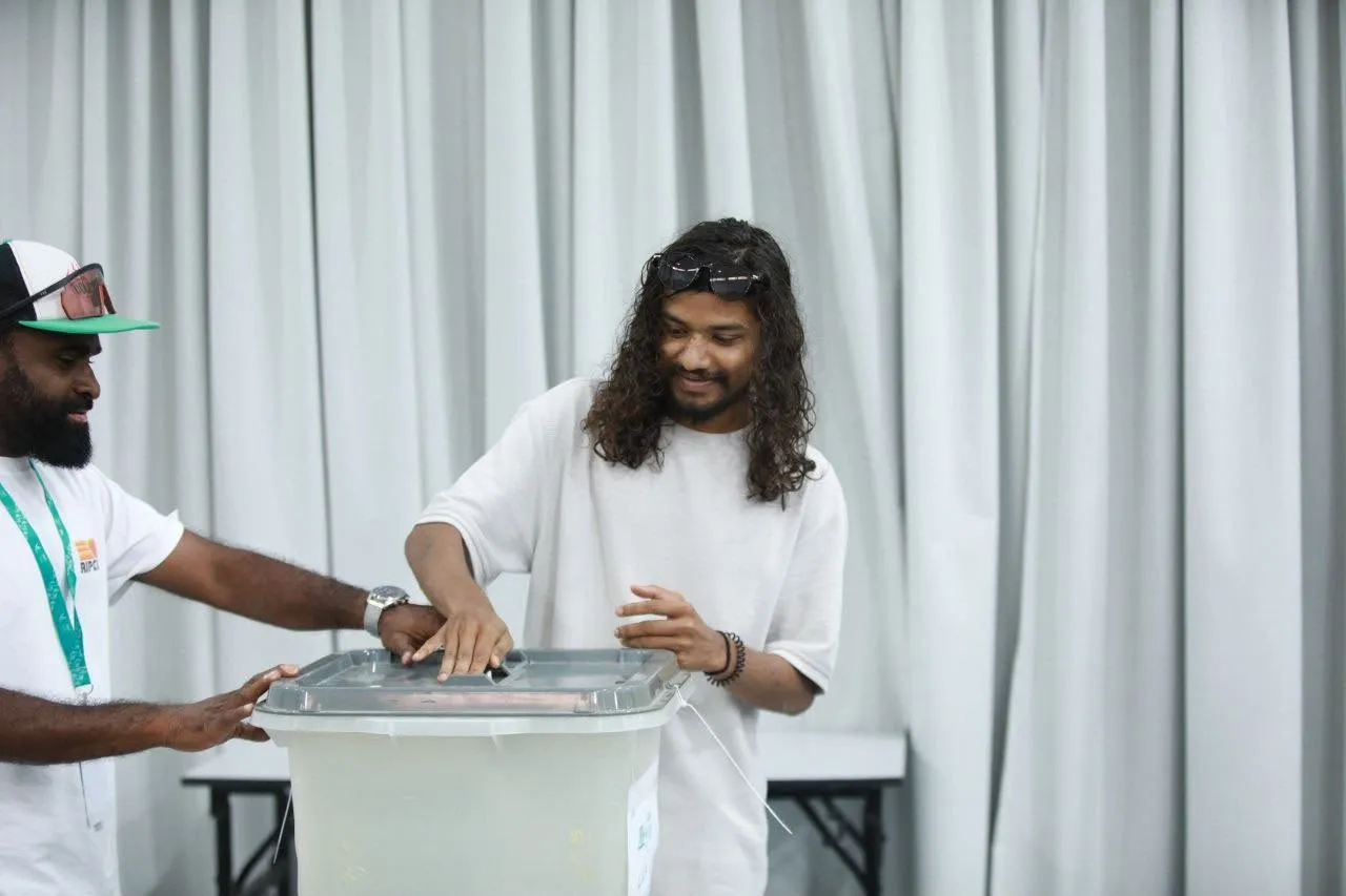 ޕީއެންސީގެ ދާއިރާތަކުގެ އެތެރޭގެ އިންތިޚާބުގެ ވޯޓުލުން ފަށައިފި: 2،500 އަށްވުރެ ގިނަ ކެންޑިޑޭޓުން ވާދަކުރަނީ