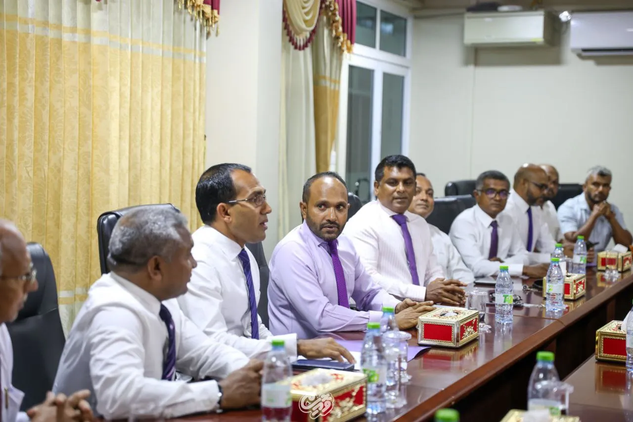 ޕީއެންއެފްއިން ހުށަހެޅި 3000 އަށްވުރެ ގިނަ ފޯމްތަކުން ސައްހަވީ 1976 ފޯމް އެކަނި