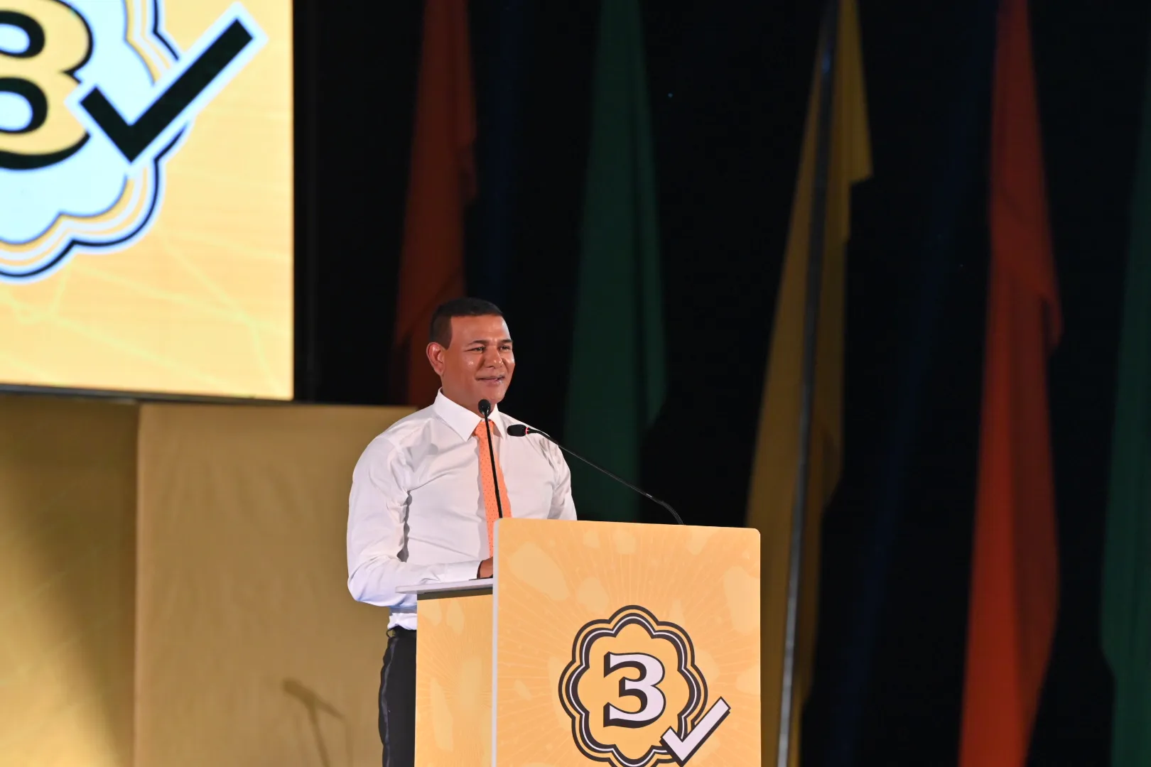 އަޅުގަނޑުމެންގެ ޓީމާއި ވާދަކުރެވޭނެ އެހެން ރިޔާސީ ޓީމެއް ނެތް: ސިޔާމް