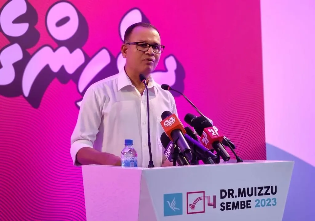 ރާއްޖޭގެ ދަރިންނަށް ތަޢުލީމު ދޭން ބޭނުންނަމަ، ޢިލްމު ހުރި ވެރިއަކު ޢައްޔަން ކުރަންޖެހޭ: އާދަމް ޝަރީފް