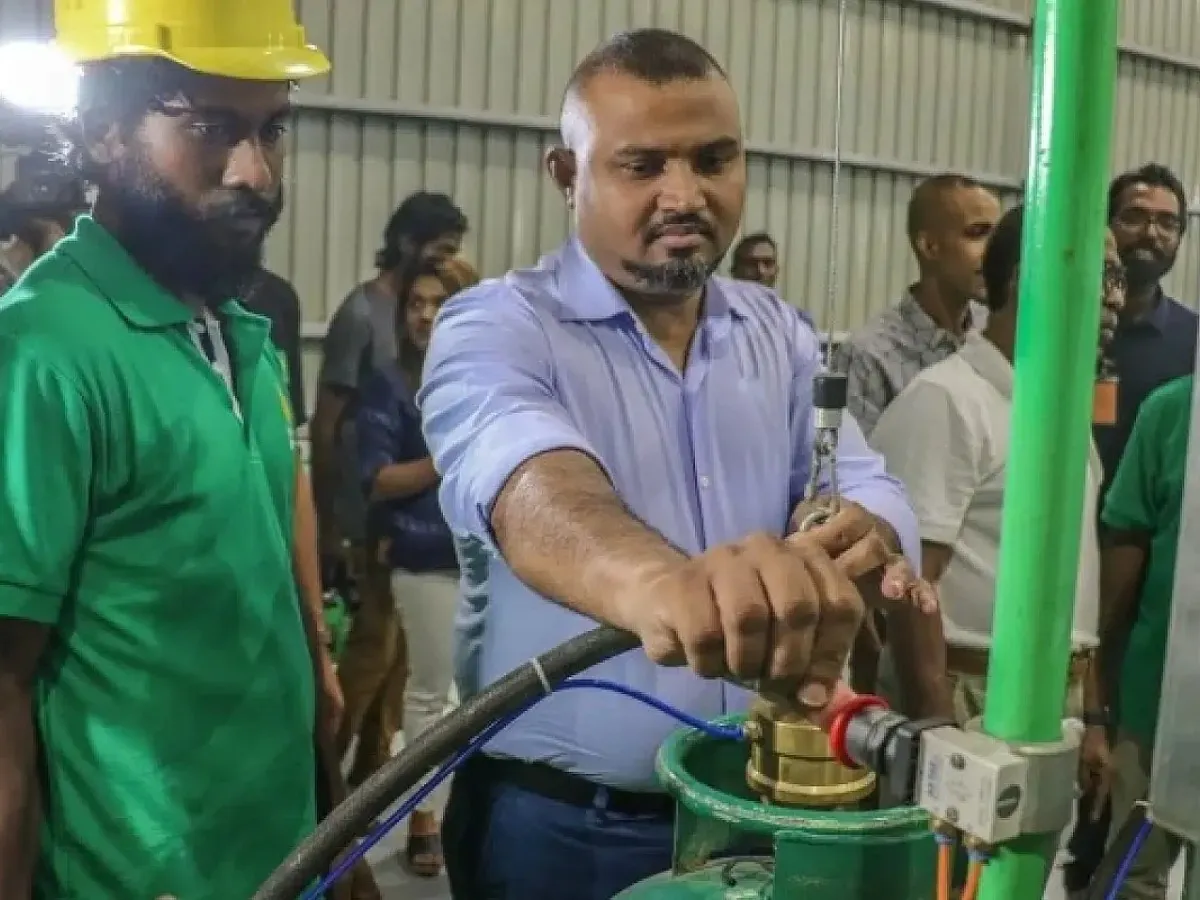 ގޭސް މާނަށް 12 އަހަރާއި ނުވަ މަހާއި 18 ދުވަހުގެ ޖަލު ހުކުމެއް