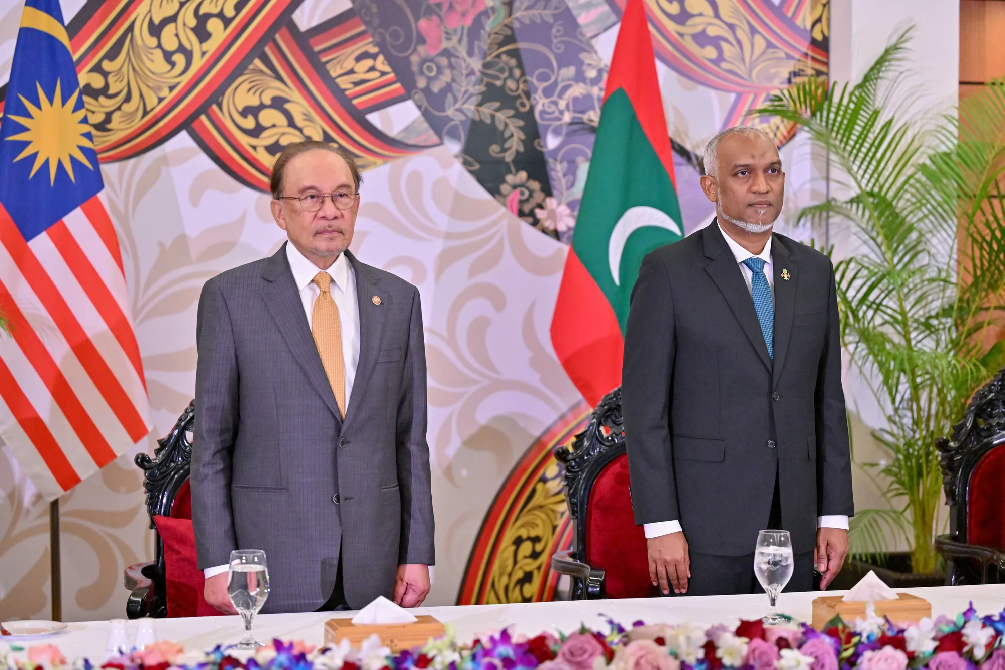 ރައީސް މުޢިއްޒު، ބޮޑުވަޒީރު އަންވަރު