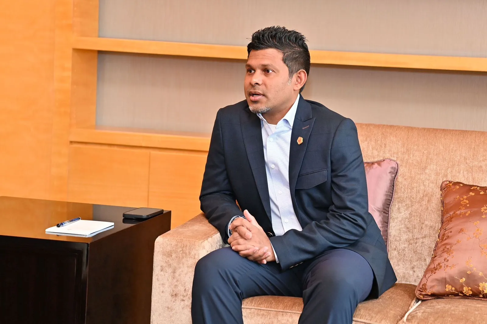 ނައިބު ރައީސް ހުސެއިން ޖެނީވާ އަށް ވަޑައިގެންފި!
