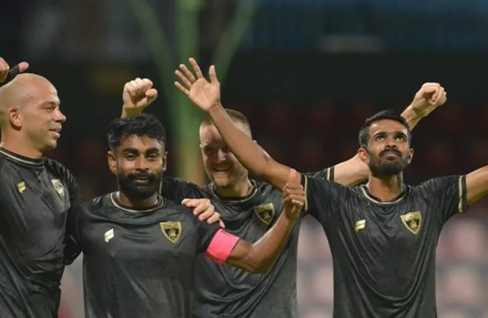 މަހުދީގެ ހެޓްރިކާއެކު އީގަލްސް ލީގު ތާވަލުގެ ދެވަނައަށް ކުރިއަށް ޖެހިލައިފި