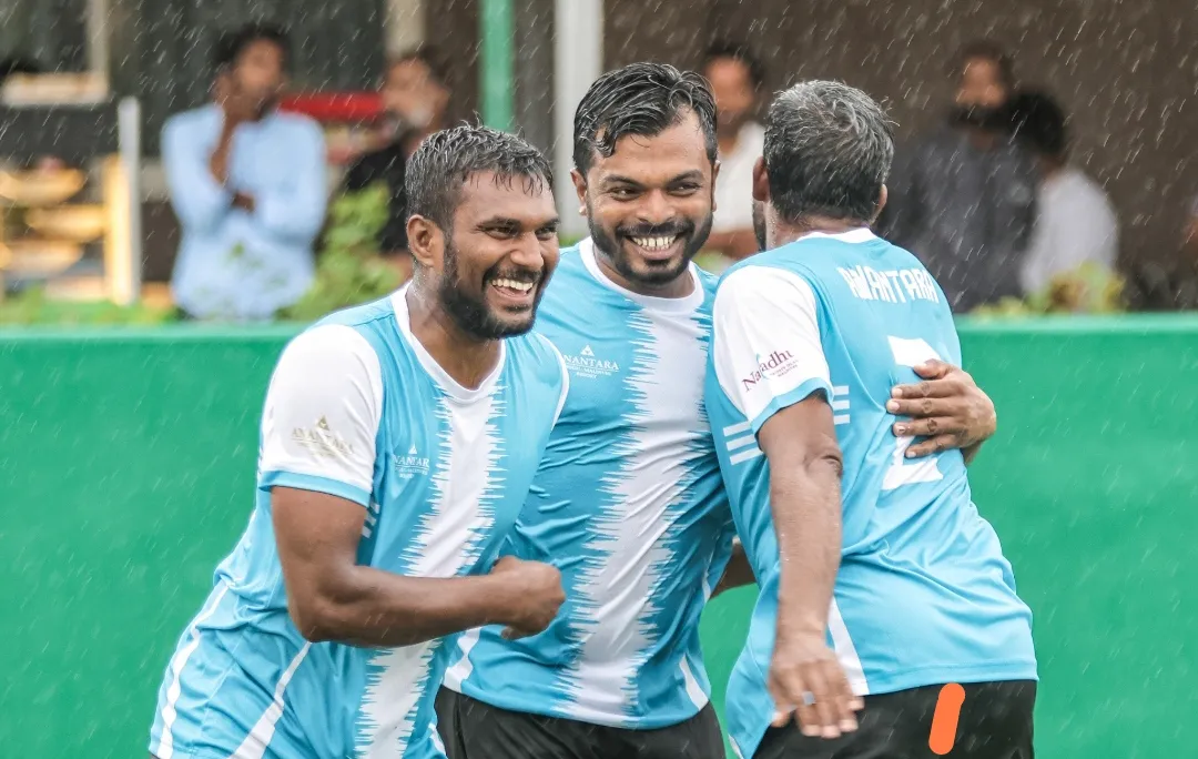ހުމައިދުގެ ހެޓްރިކާއެކު ފިހާޅޮހި އަތުން އަނަންތަރާ އަށް ފަސޭހަ މޮޅެއް