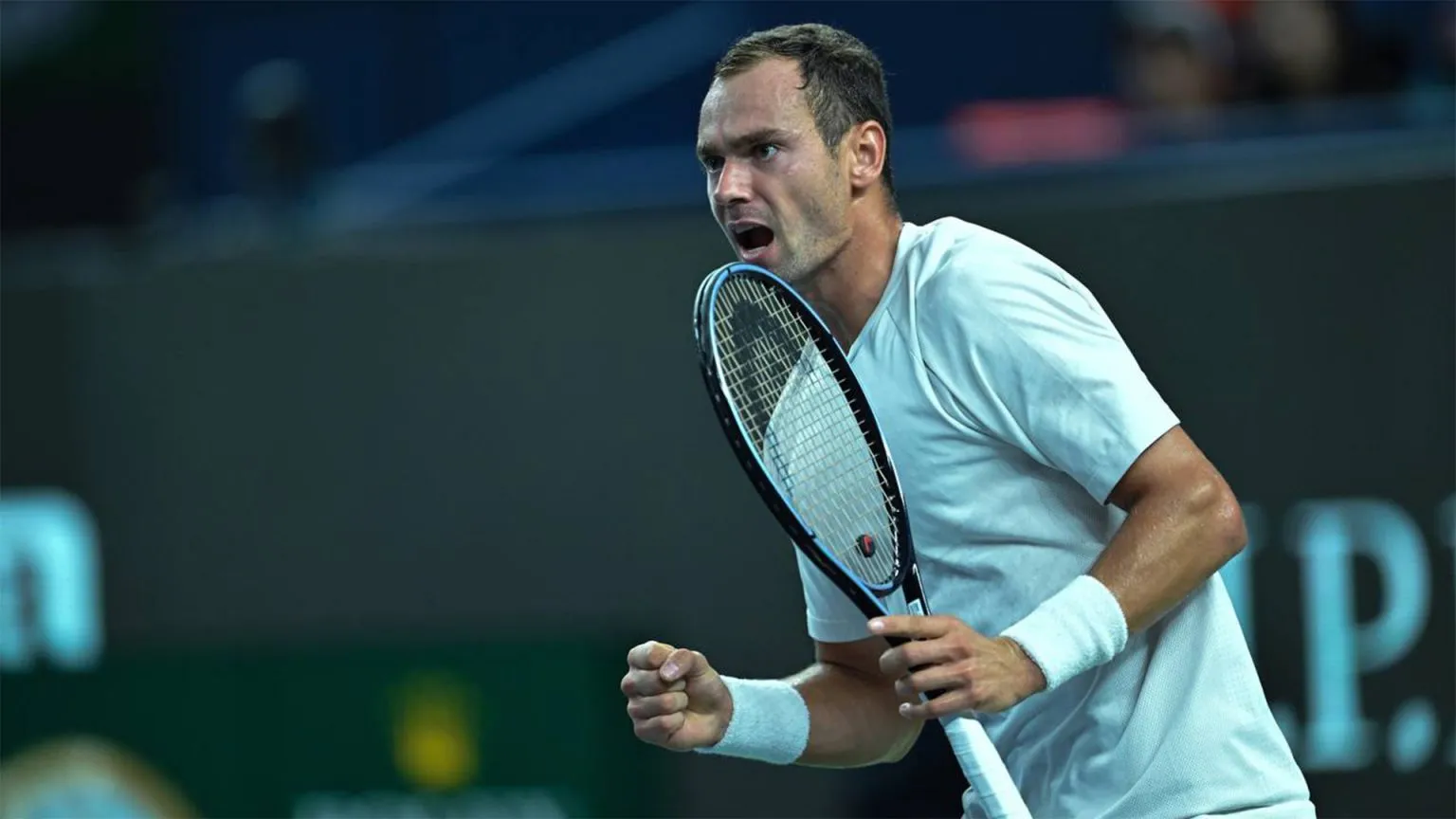 Rising Tennis Star Roman Safiullin to Host Exclusive Masterclass at Lily Beach Resort & Spa