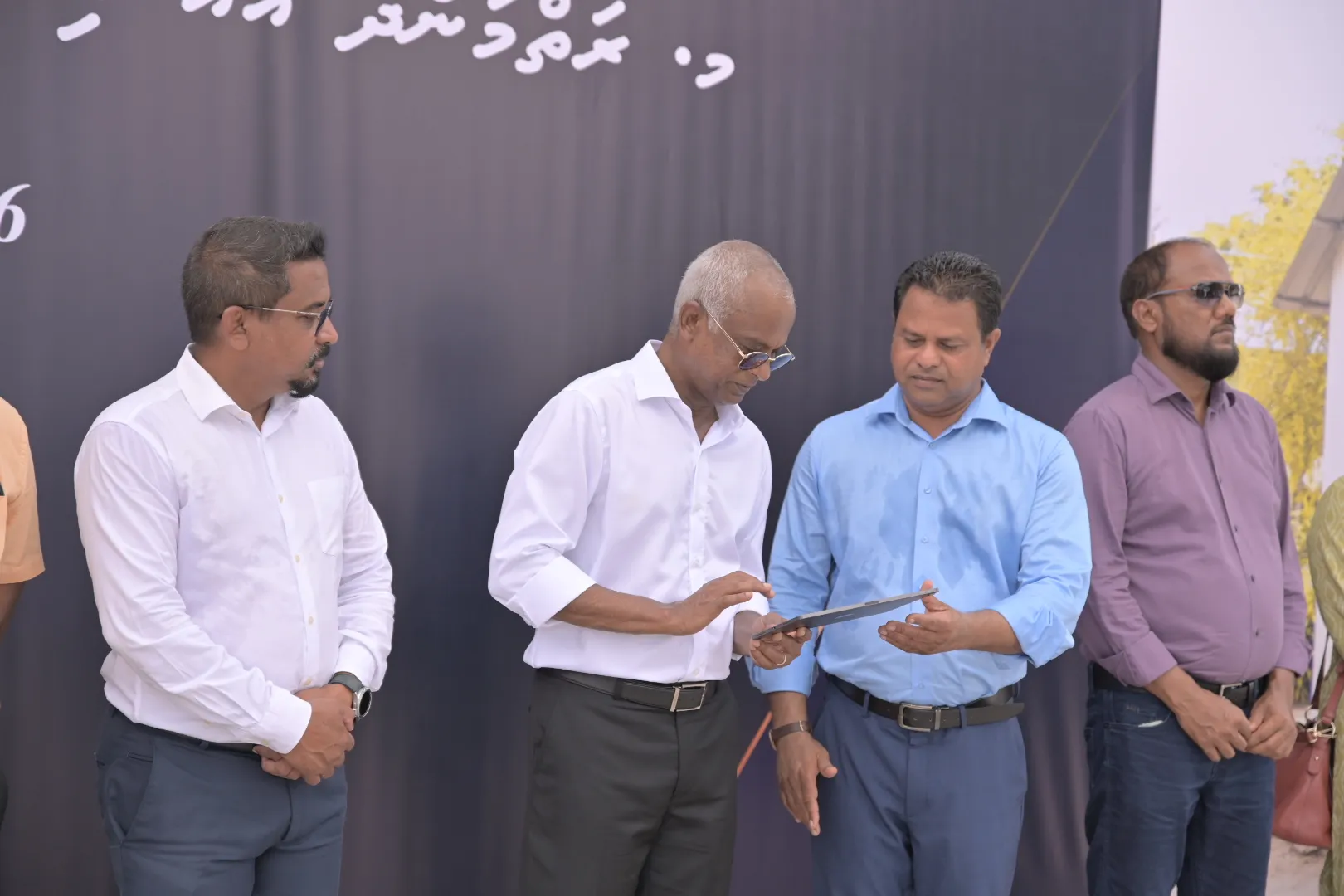 ރަތްމަންދޫ އައު އިންޖީނުގެ ރައީސުލްޖުމްހޫރިއްޔާ ހުޅުވައިދެއްވައިފި