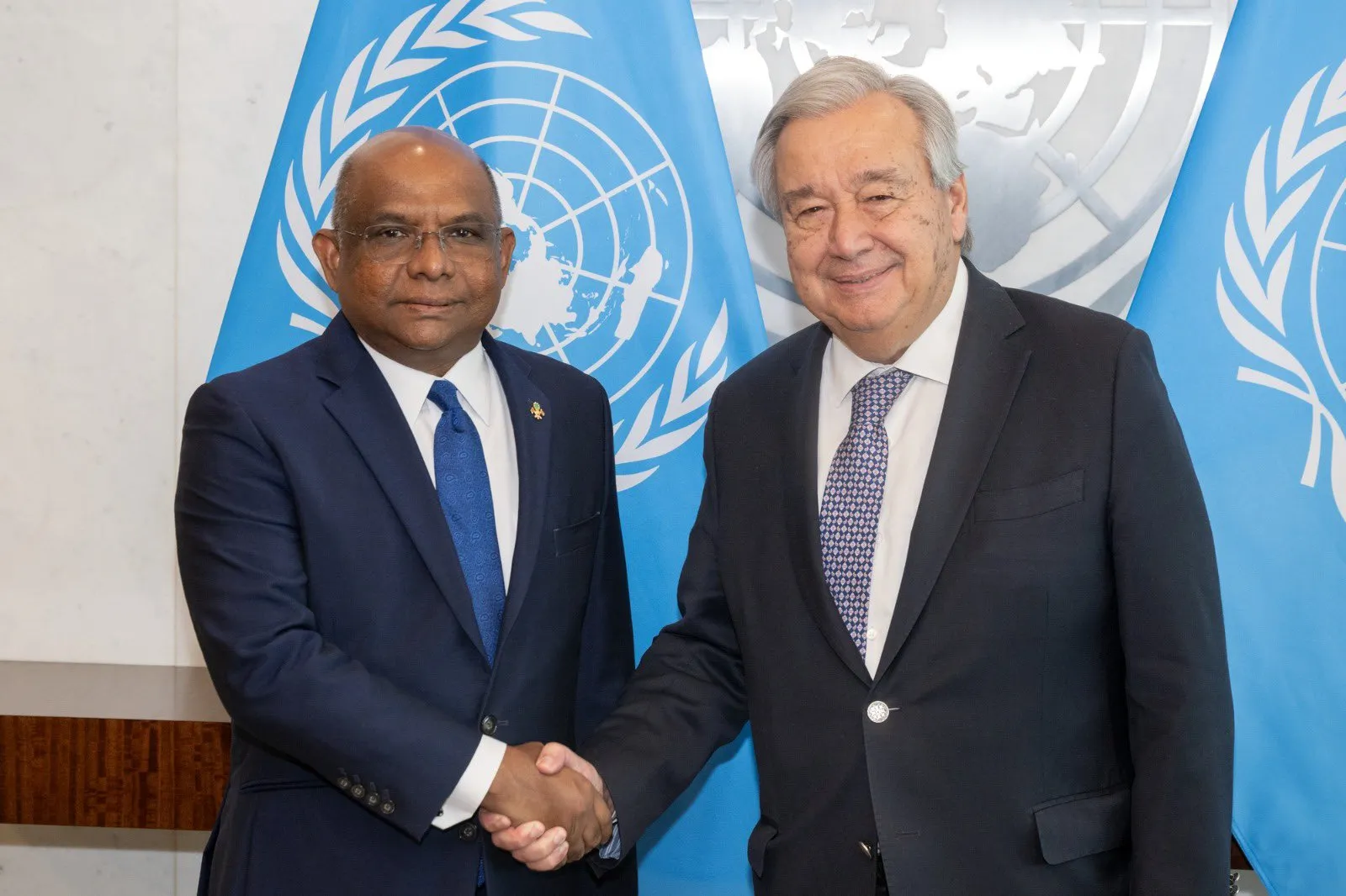 ޝާހިދު އދ ގެ ސެކްރެޓަރީ ޖެނެރަލް އާއި ބައްދަލު ކުރެއްވުން